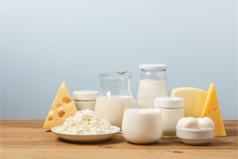 牛乳やチーズなどのカルシウムが豊富な食材。