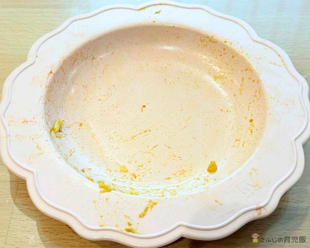 オムライスを完食したお皿
