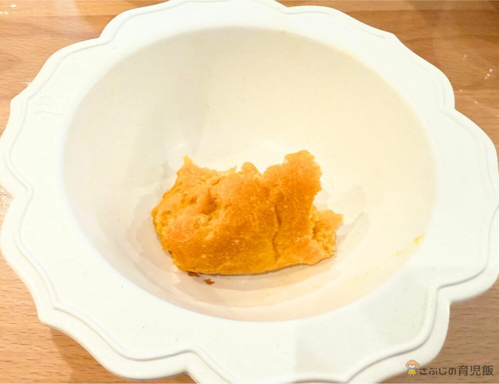 子どもがペロリ！あまいにんじんパンの食べ残し