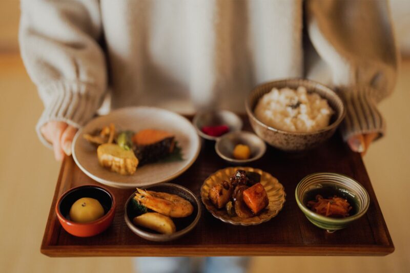 栄養バランスの整った和食御膳。