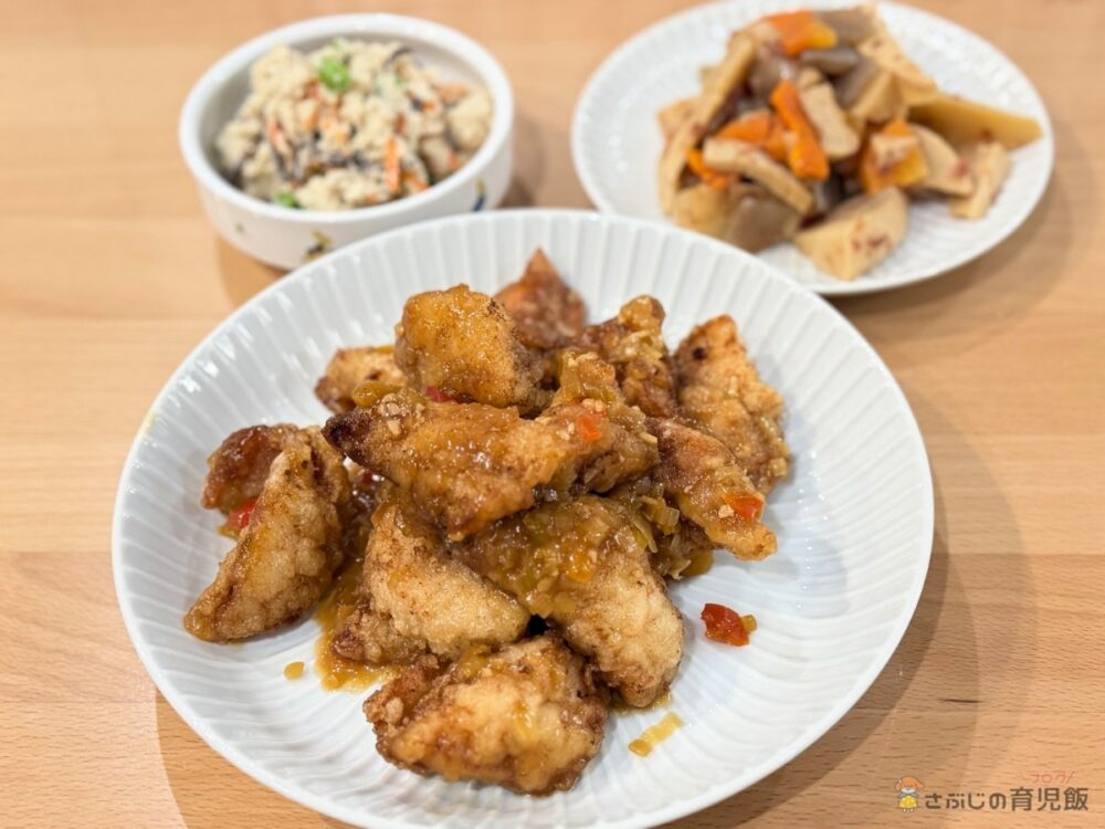 ツクリオの作り置きおかずを食卓に並べた様子