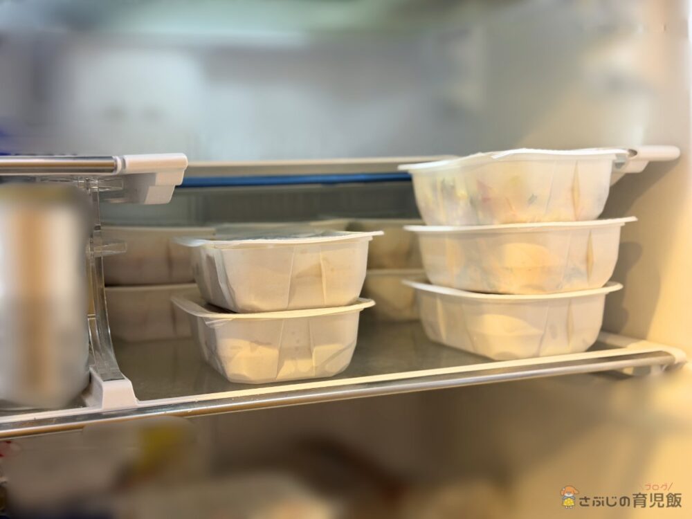 ツクリオのパックを冷蔵庫に収納した様子（コンパクトに収まる）